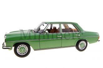 Mercedes 200 Scale Model
