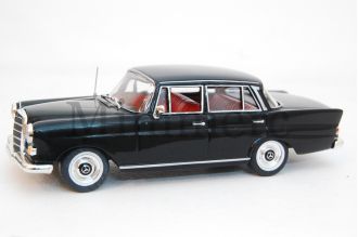 190-230 "Heckflosse" Scale Model