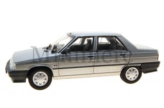 Renault 9 RL Scale Model