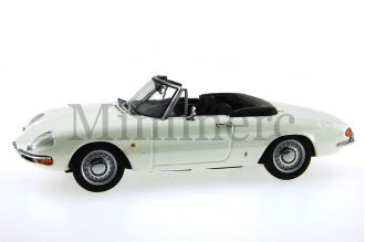 Alfa Romeo 1750 Spider Veloce Scale Model
