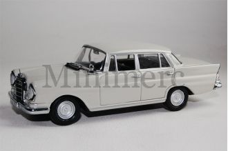 220 SE Scale Model