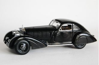 500K Autobahn-Kurier Scale Model