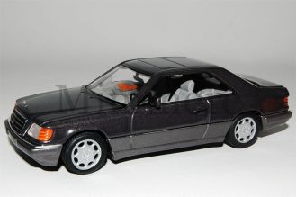 E CLASS COUPE Scale Model