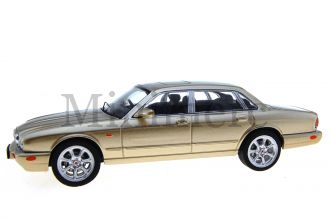 Jaguar XJ8 (X308) Scale Model