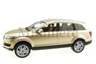 Audi Q7 Scale Model