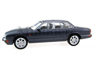 Jaguar XJ8 (X308) Scale Model