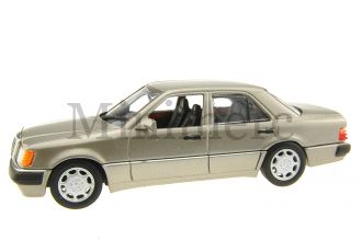 500E V8 Scale Model