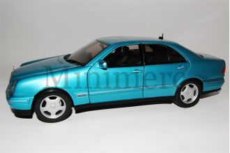 E CLASS 320 ELEGANCE Scale Model