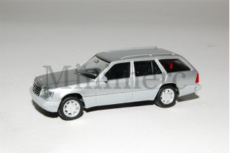 E 320 T Scale Model