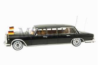Mercedes 600 Pullman State Limousine Scale Model