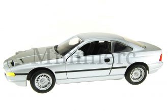 BMW 850i Scale Model