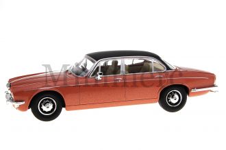 Daimler Double Six Series 2 Vanden Plas Scale Model
