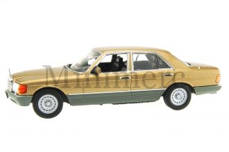 Mercedes 500 SE Scale Model