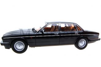 Jaguar Daimler XJ6  (XJ40) Scale Model