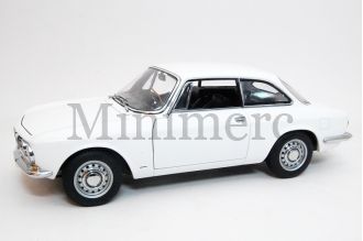 Alfa Romeo 1750 GTV Scale Model