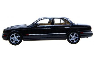 Jaguar XJ6 Scale Model