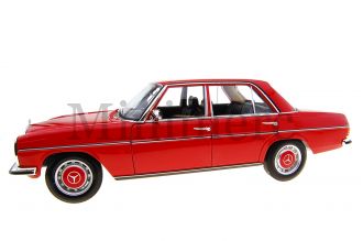Mercedes 200 Scale Model