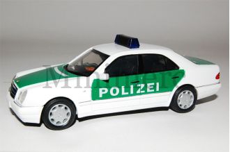 E 200 Scale Model